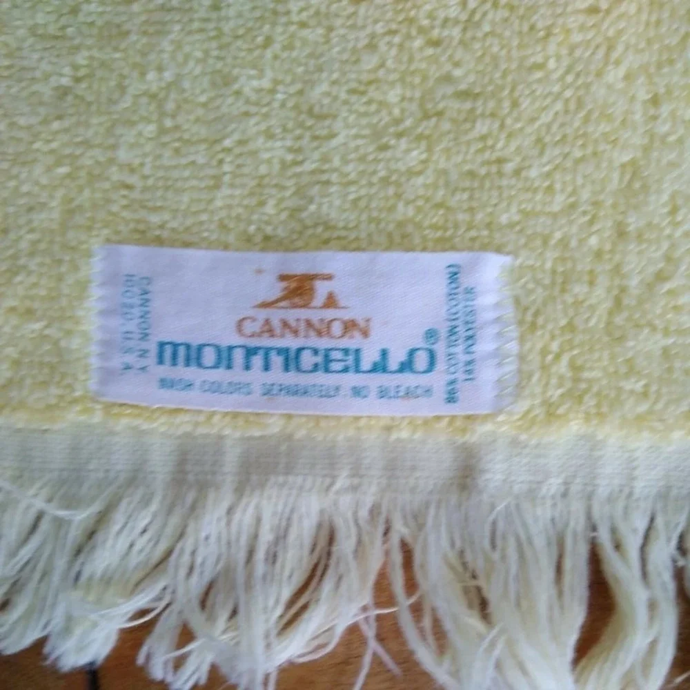 4 Vtg Canon Monticello Yellow Shell Pattern Towels 2 Bath, 1 Hand, 1 Face
